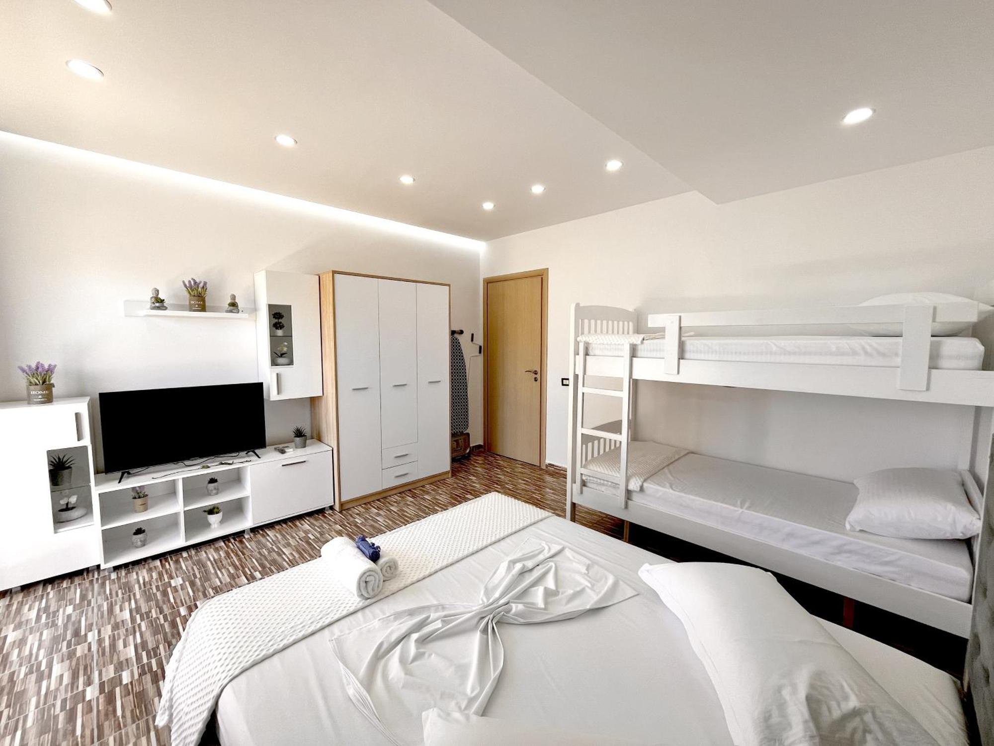 Kam Apartments In The City Center Vlora Kültér fotó