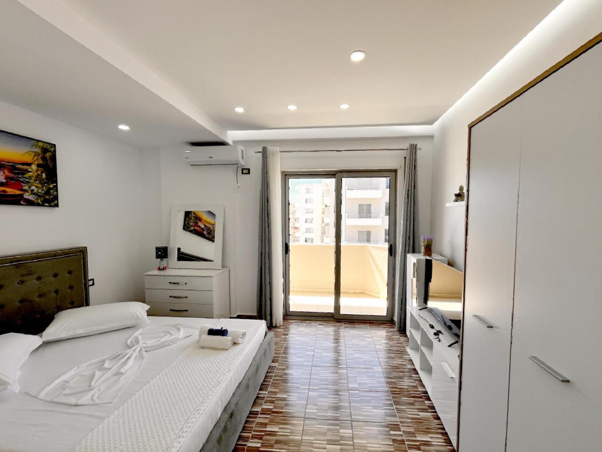 Kam Apartments In The City Center Vlora Kültér fotó
